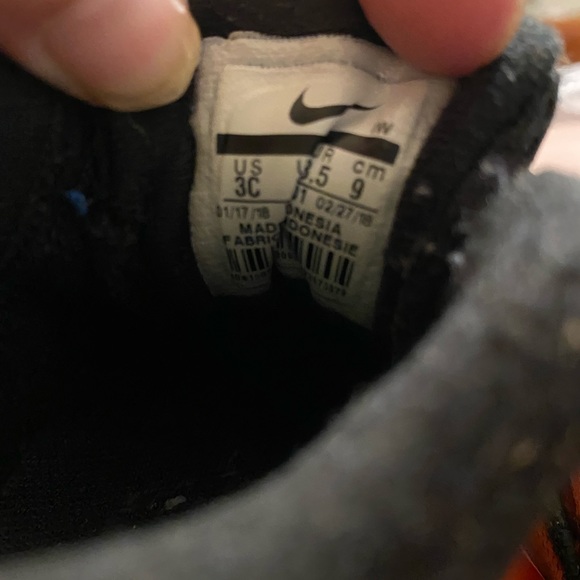 Toddler boy Nike shoes 3c - Picture 3 of 3